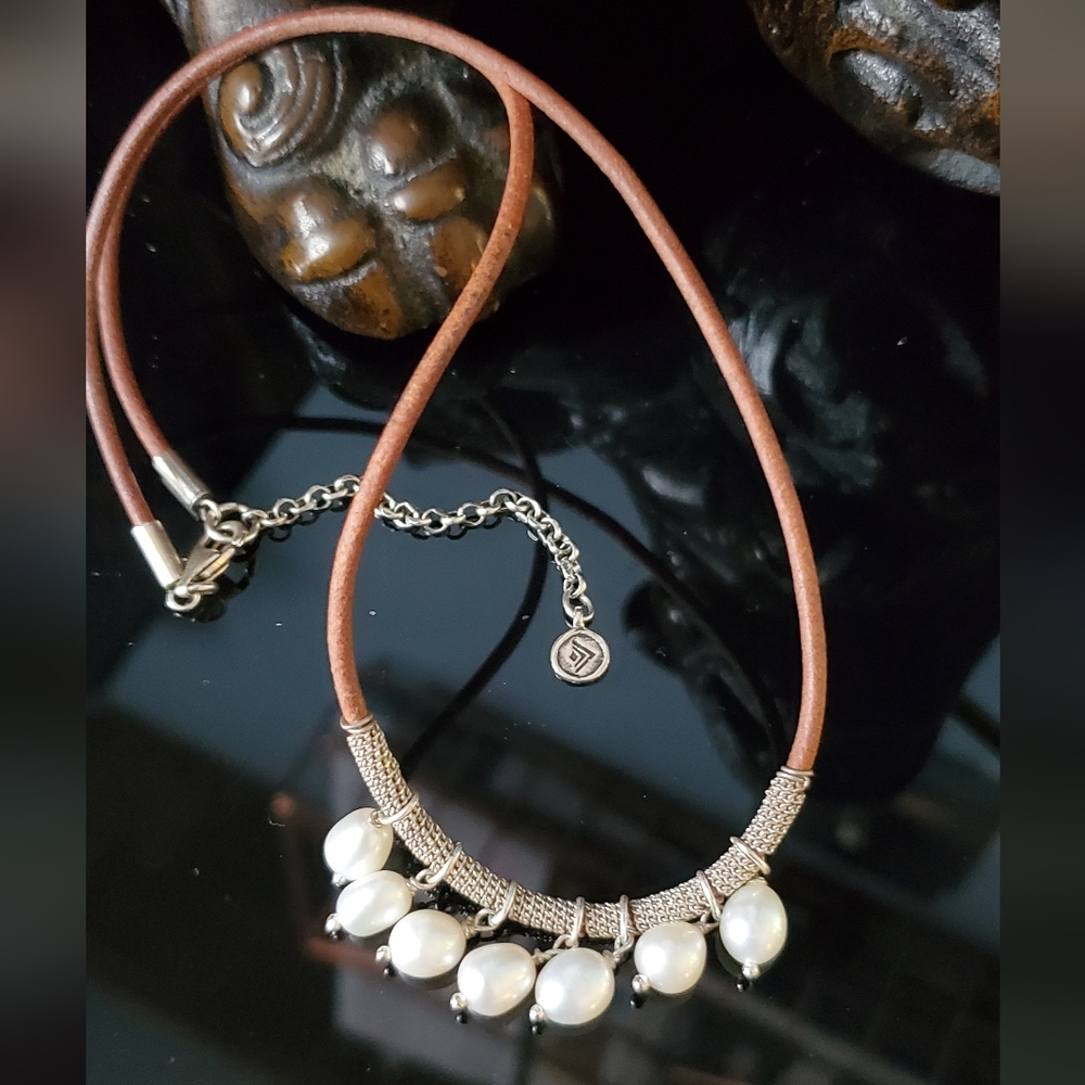 Silpada Pearls Of Wisdom sterling leather and freshwater pearl necklace - Picture 3 of 14